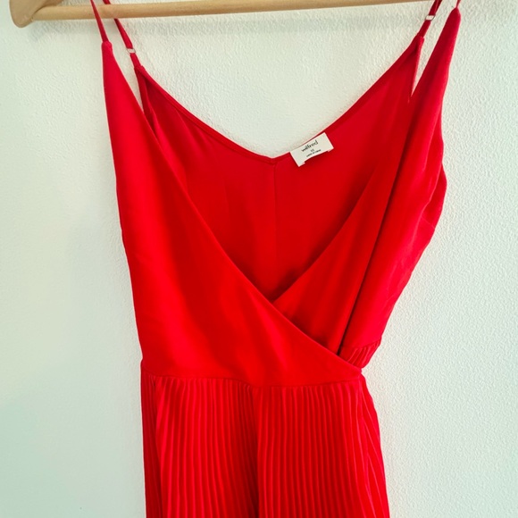 Aritzia - Wilfred Red Pleated Wrap Dress - Picture 4 of 4